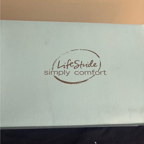 LifeStride Womens Kiley Pointed Toe Kitten Heels
#12 - Picture 11 of 12